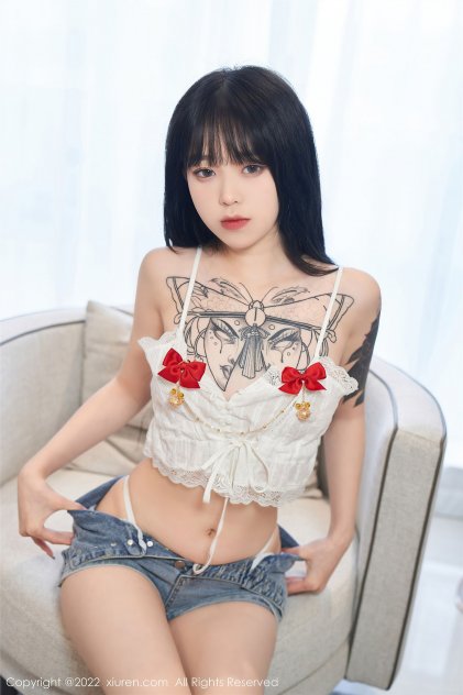 日本三级片扒开大腿让人看