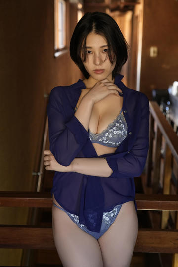 校花难养，开局全能系统成为投资天才