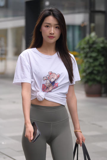 拳王穿越不手软：我教姐妹站起来