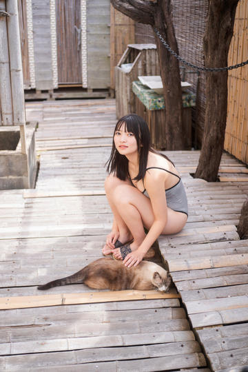 动漫美女的巨乳被狂捏